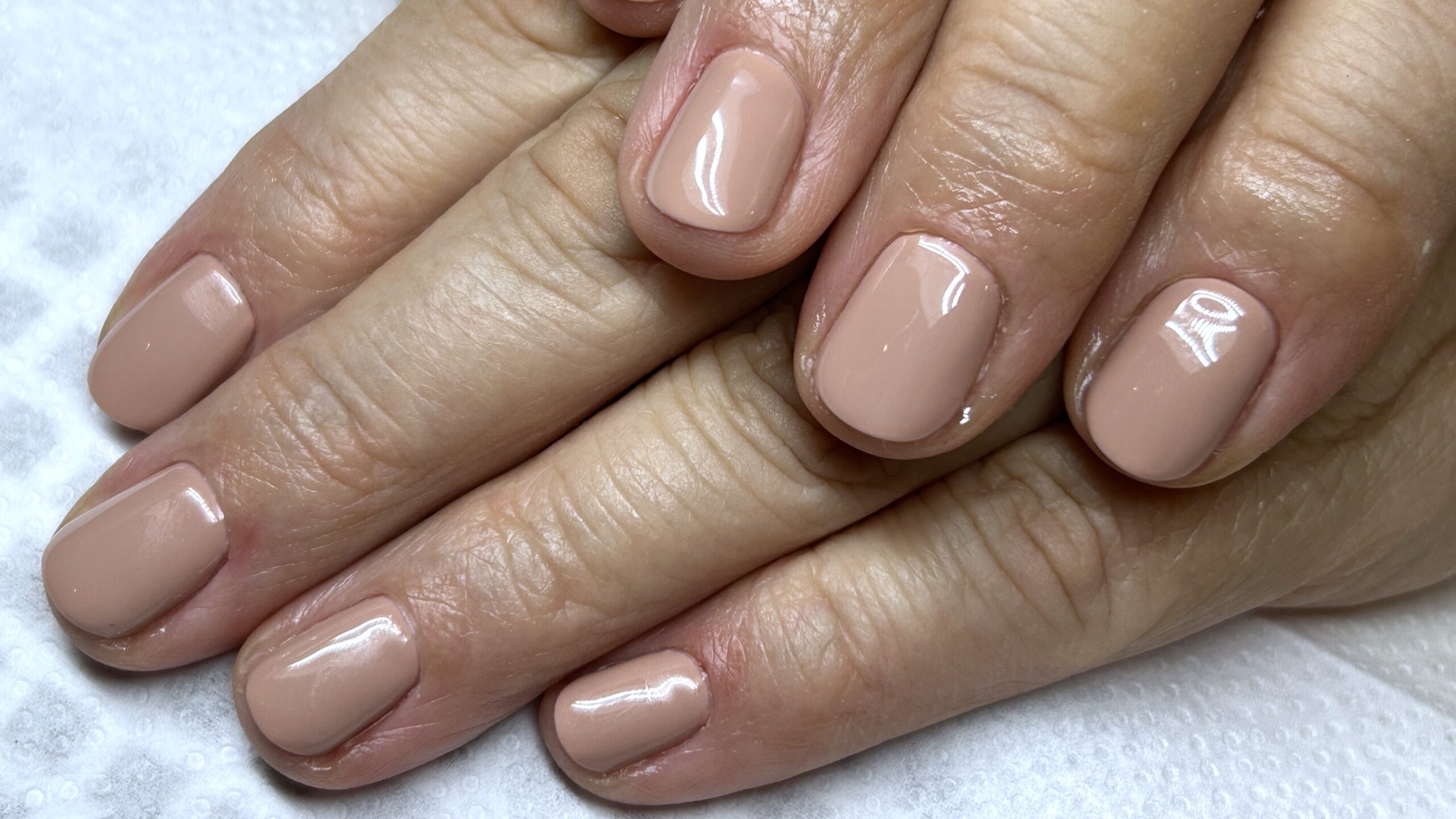 Jakie Paznokcie Do Granatowej Sukienki Najlepsze Kolory I Inspiracje