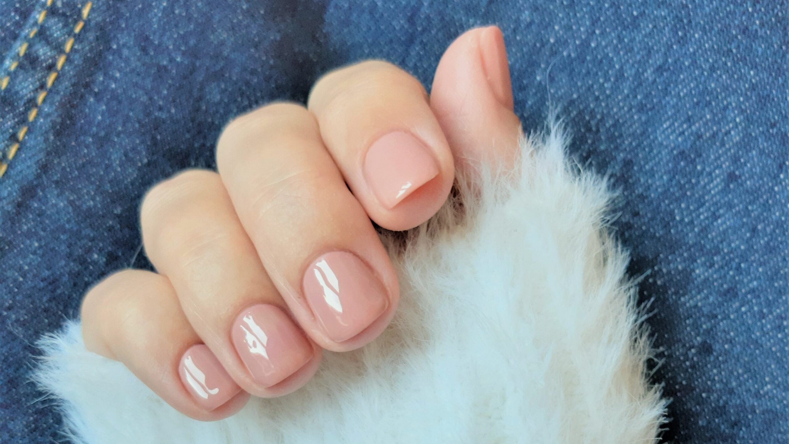 Beżowy Manicure Beżowe Paznokcie Zdjęcia Inspiracje Efekt Naturalnej Subtelności
