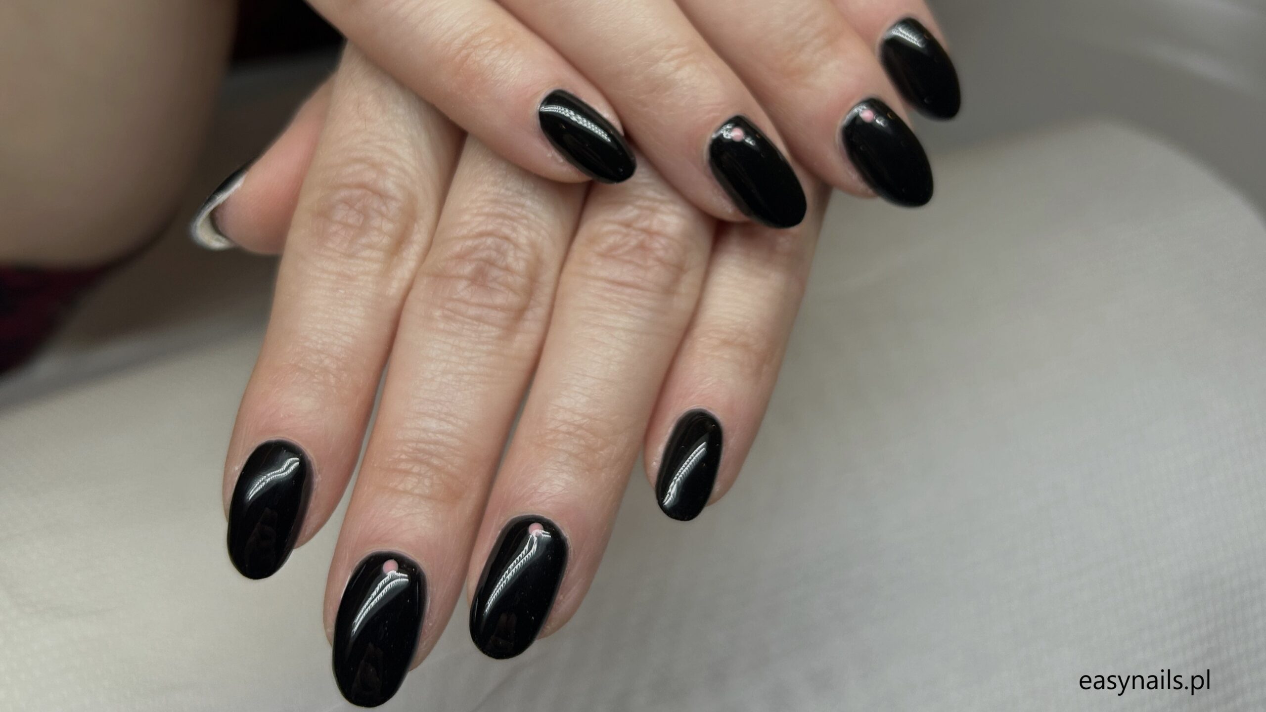 Paznokcie Na 18 Urodziny Odważne I Stylowe Pomysły