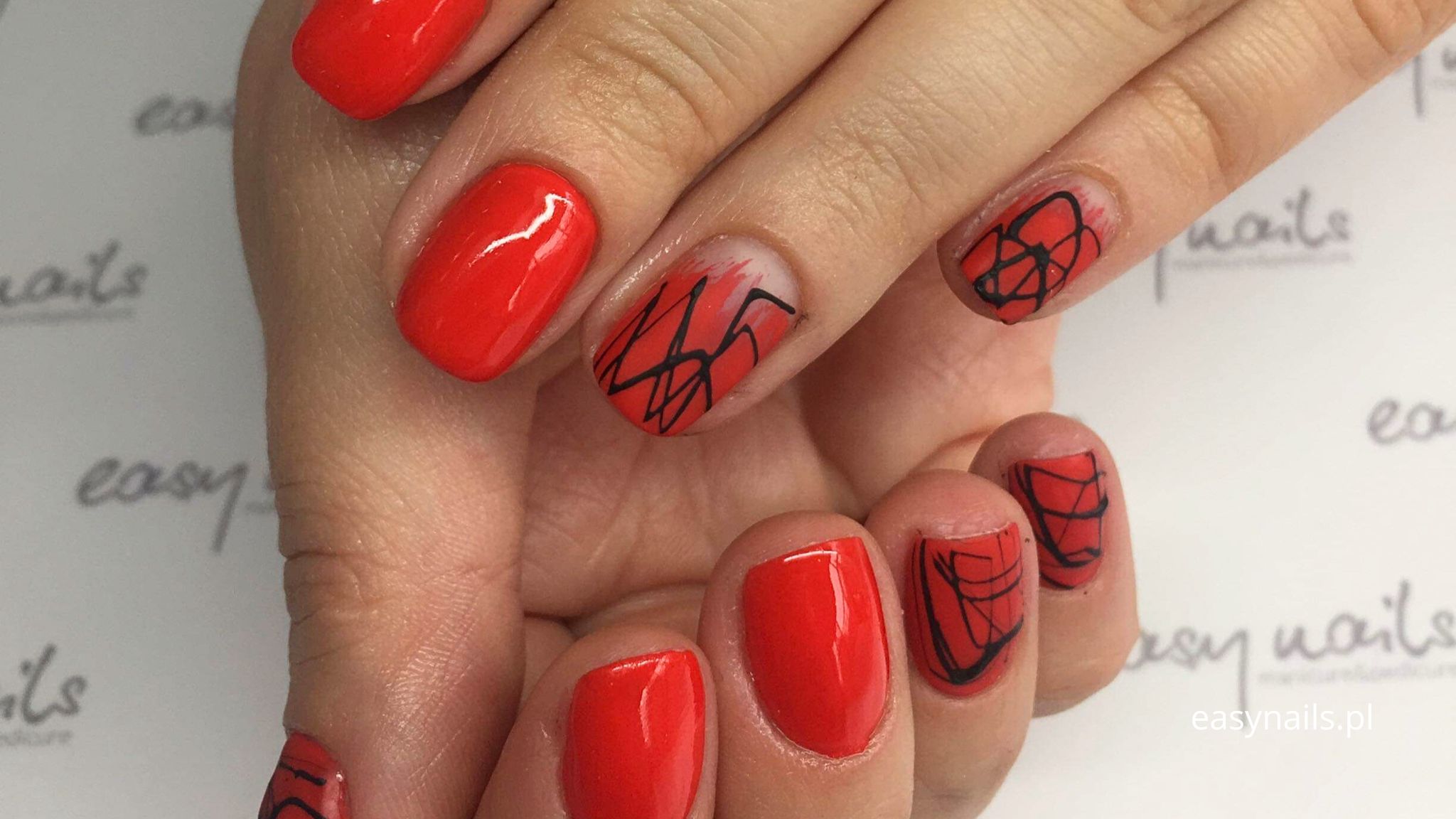 Spiderman Nails: Jak Stworzyć Paznokcie Inspirowane Superbohaterem Spiderman Nails: Jak Stworzyć Paznokcie Inspirowane Superbohaterem