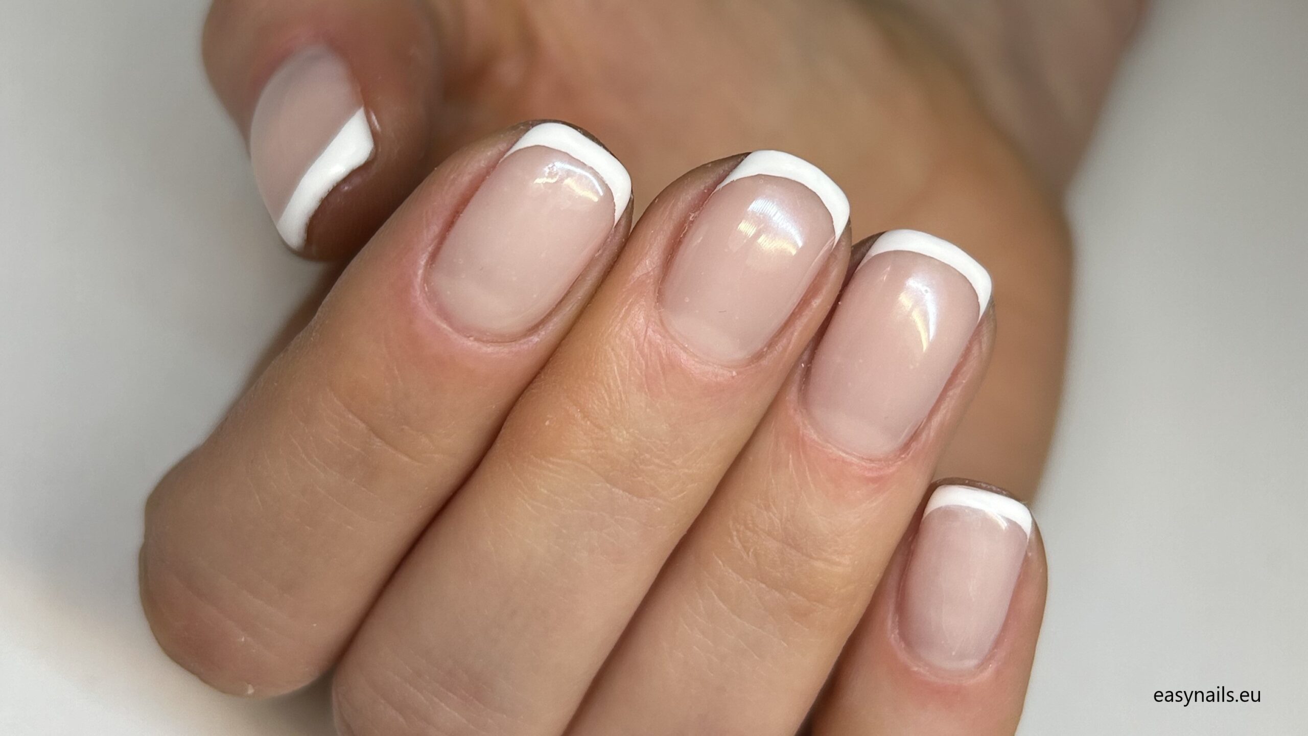 Manicure Francuski: Klasyka W Nowoczesnym Wydaniu, Rodzaje I Inspiracje