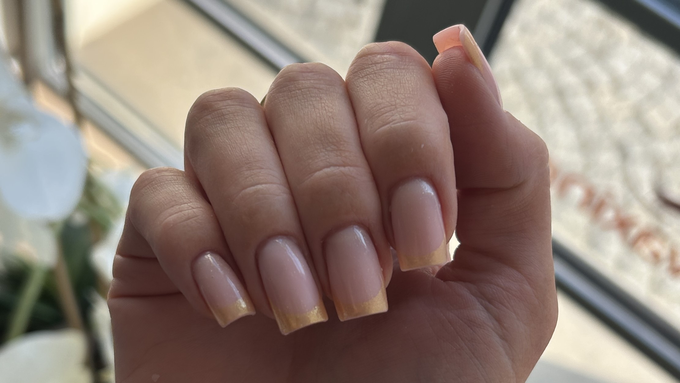 French Manicure Kwadratowy Klasyczna Elegancja W Nowoczesnym Wydaniu
