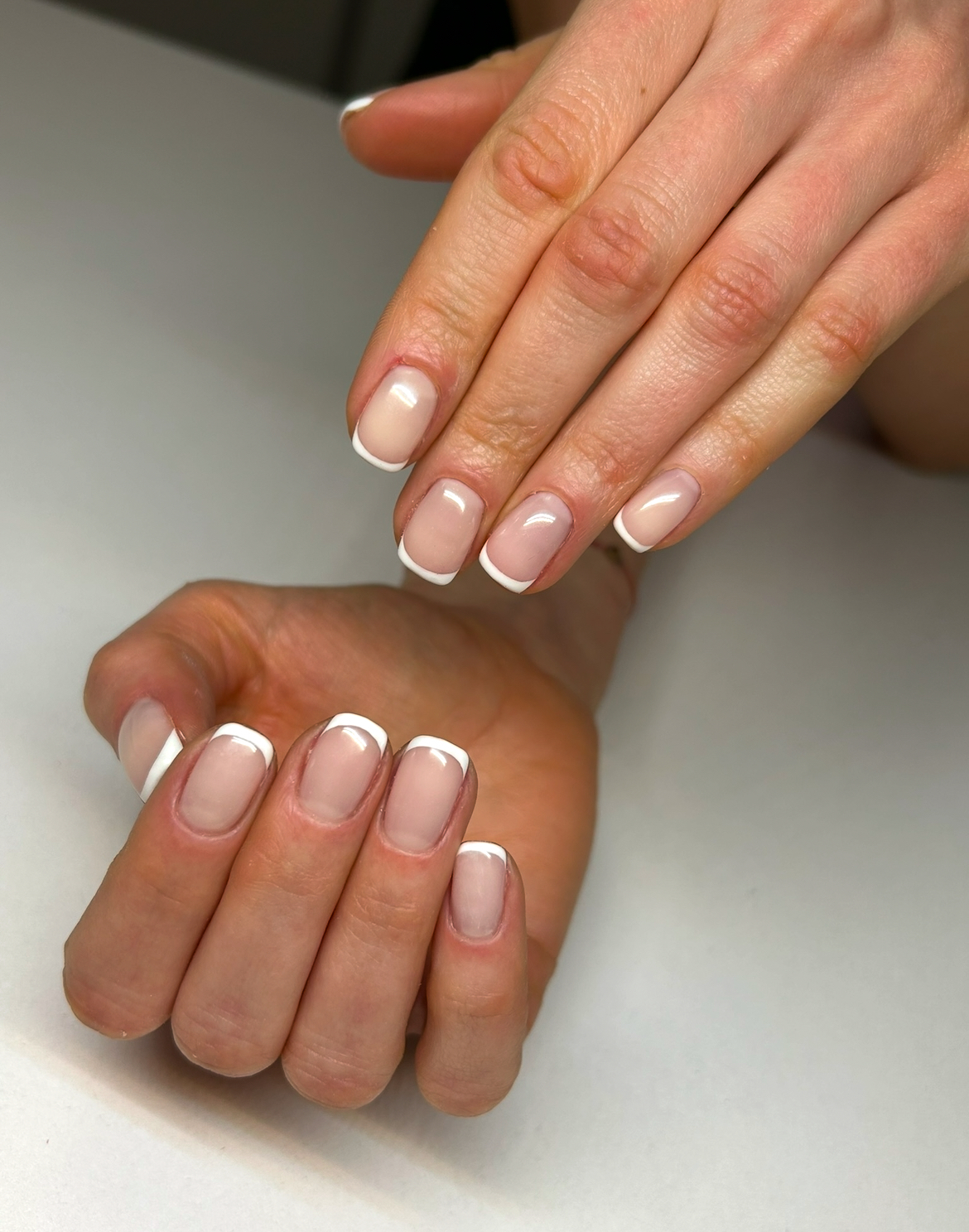 Manicure Biznesowy Elegancki I Profesjonalny. Jak Dobrać Manicure Do Biznesowego Spotkania, Do Biura I Do Pracy