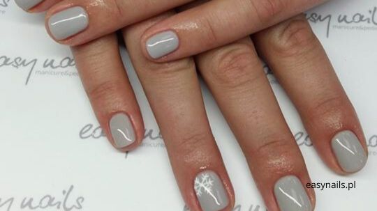 Paznokcie Ze Śnieżynkami Zimowy Manicure Krok Po Kroku Paznokcie Ze Śnieżynkami Zimowy Manicure Krok Po Kroku
