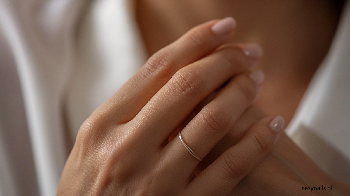 Jak Leczyć Suche I Popękane Dłonie? 5 Preparatów Z Apteki I Inne Metody