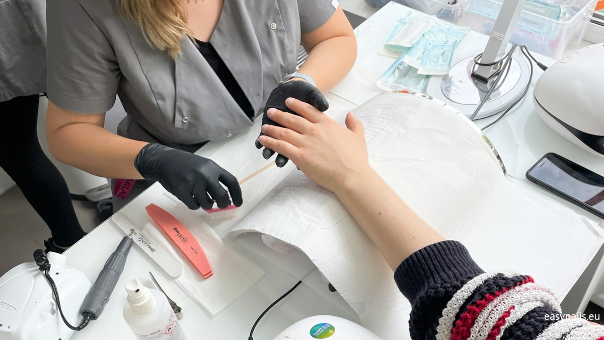 Jak Prawidłowo Piłować Paznokcie Aby Uniknąć Rozdwajania