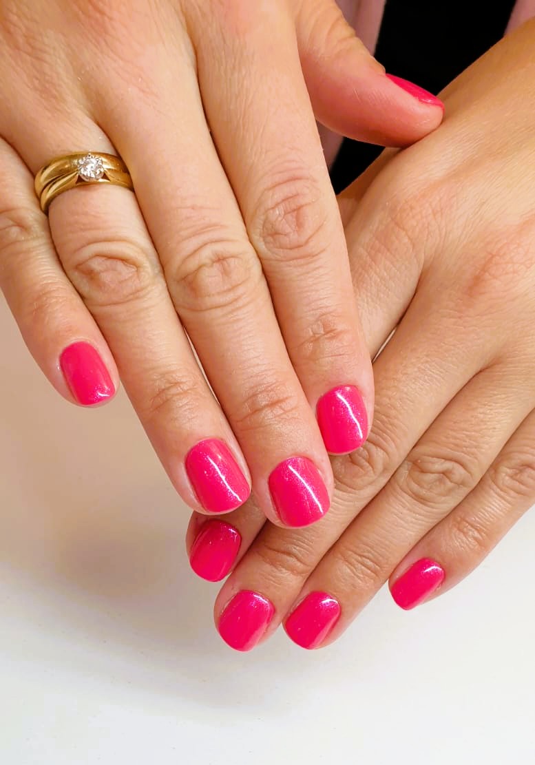 Malinowy Manicure Malinowe Paznokcie Zdjęcia Inspiracje Efekt Subtelnej Świeżości