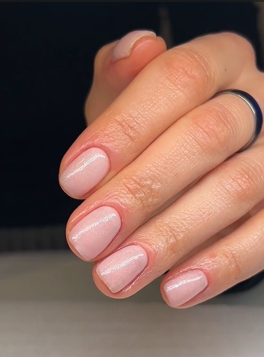 Paznokcie Perłowe Z Brokatem Klasyka W Nowoczesnym Wydaniu