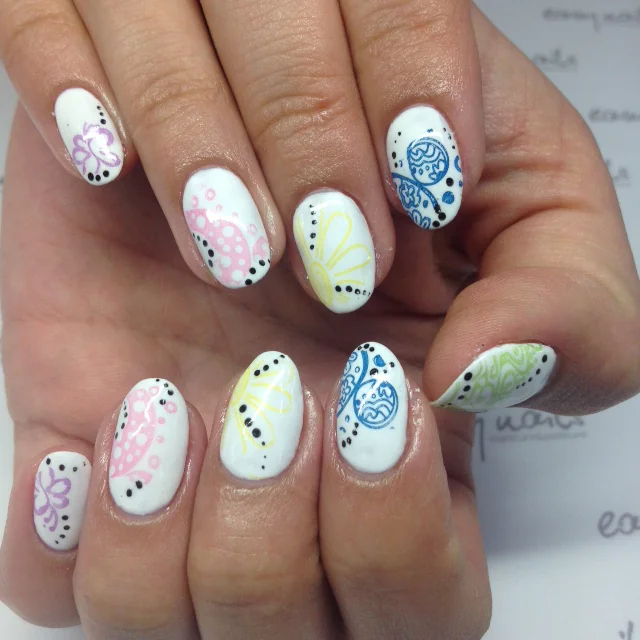 Trendy Paznokcie Wiosenne: Najmodniejsze Kolory, Wzory I&nbsp;Stylizacje Paznokci Na&nbsp;Nowy Sezon