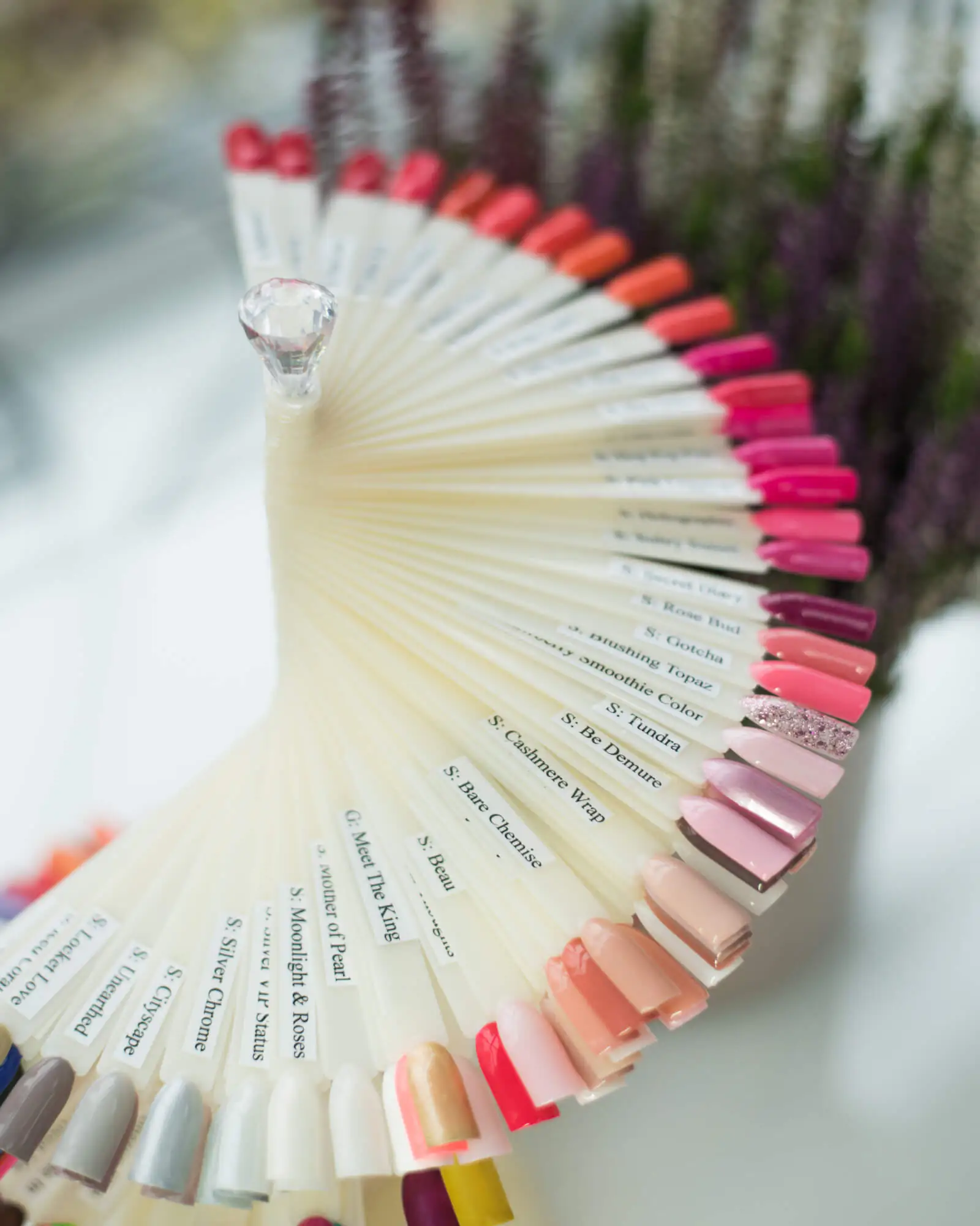 Gama kolorów manicure klasycznego