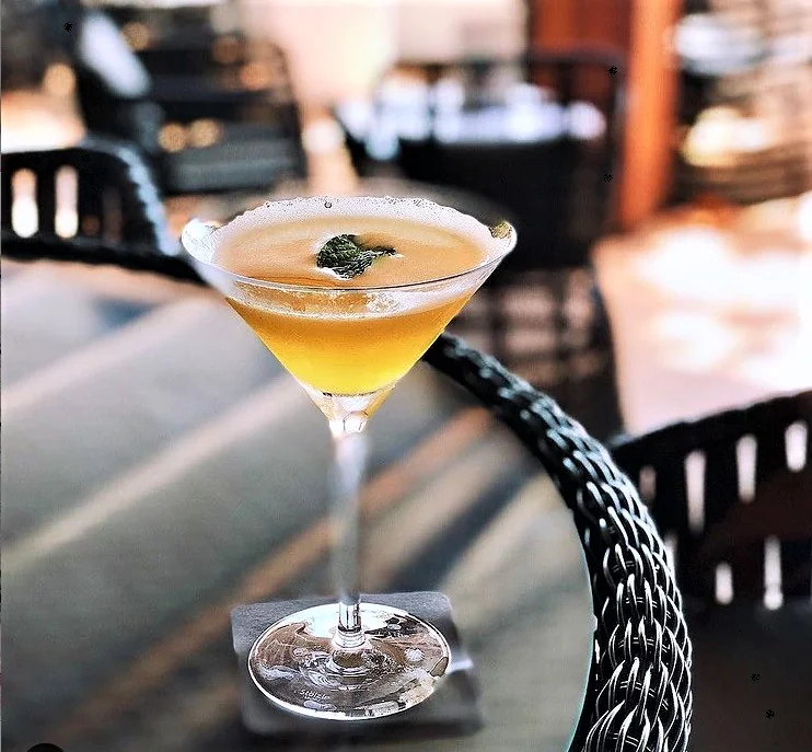 Wpływ Alkoholu Na&nbsp;Paznokcie I&nbsp;Skórę Dłoni