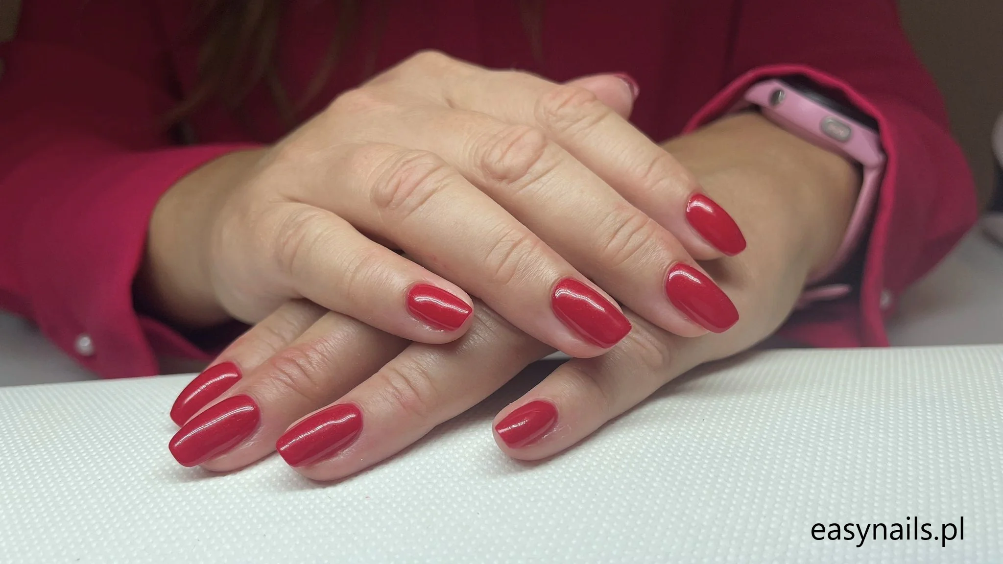 Czerwone Paznokcie Hybrydowe Ponadczasowa Klasyka I&nbsp;Symbol Elegancji W&nbsp;Każdej Stylizacji