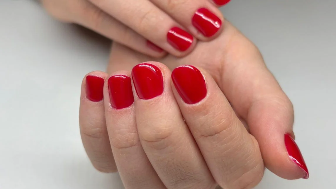 Jakie Paznokcie Pasują Do&nbsp;Białej Sukienki